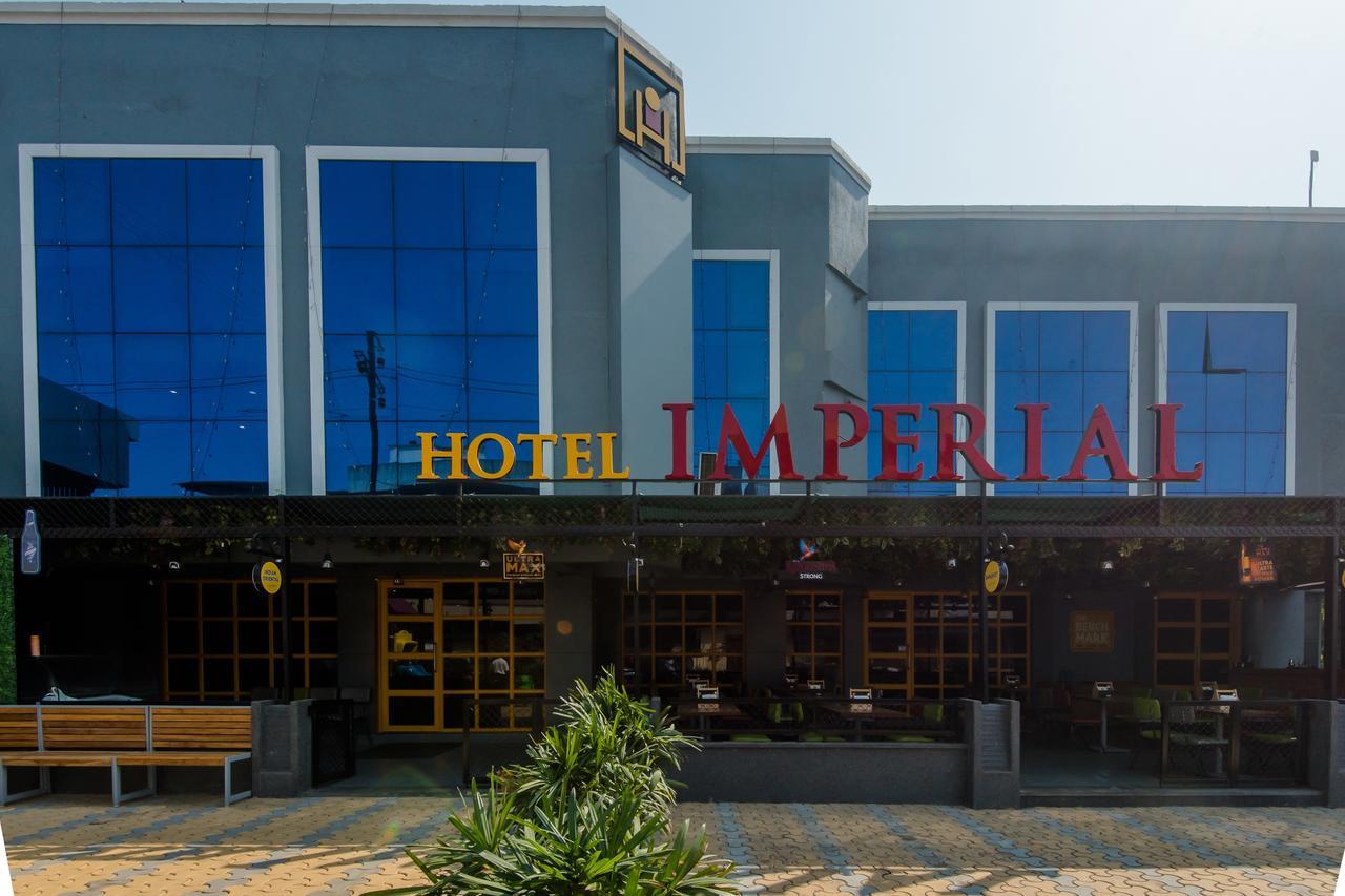 Oyo 13857 Hotel Imperial Umele Exterior foto